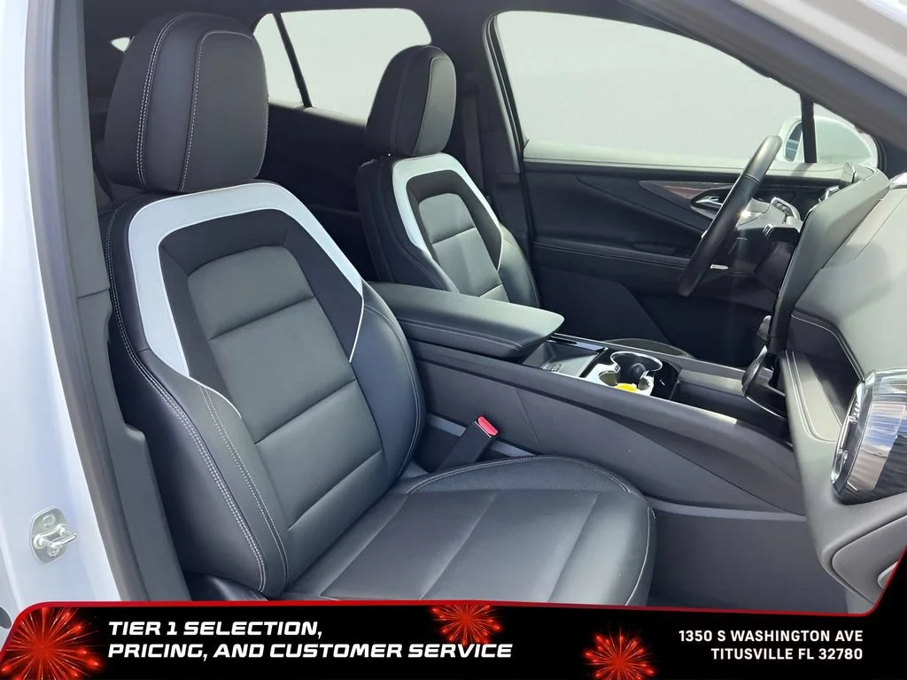 Used 2024 Summit White Chevrolet LT image 22
