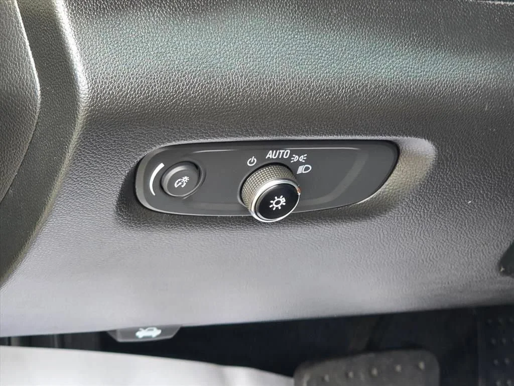 Used 2022 MOSAIC BLACK METALLIC Chevrolet LT Cloth image 7