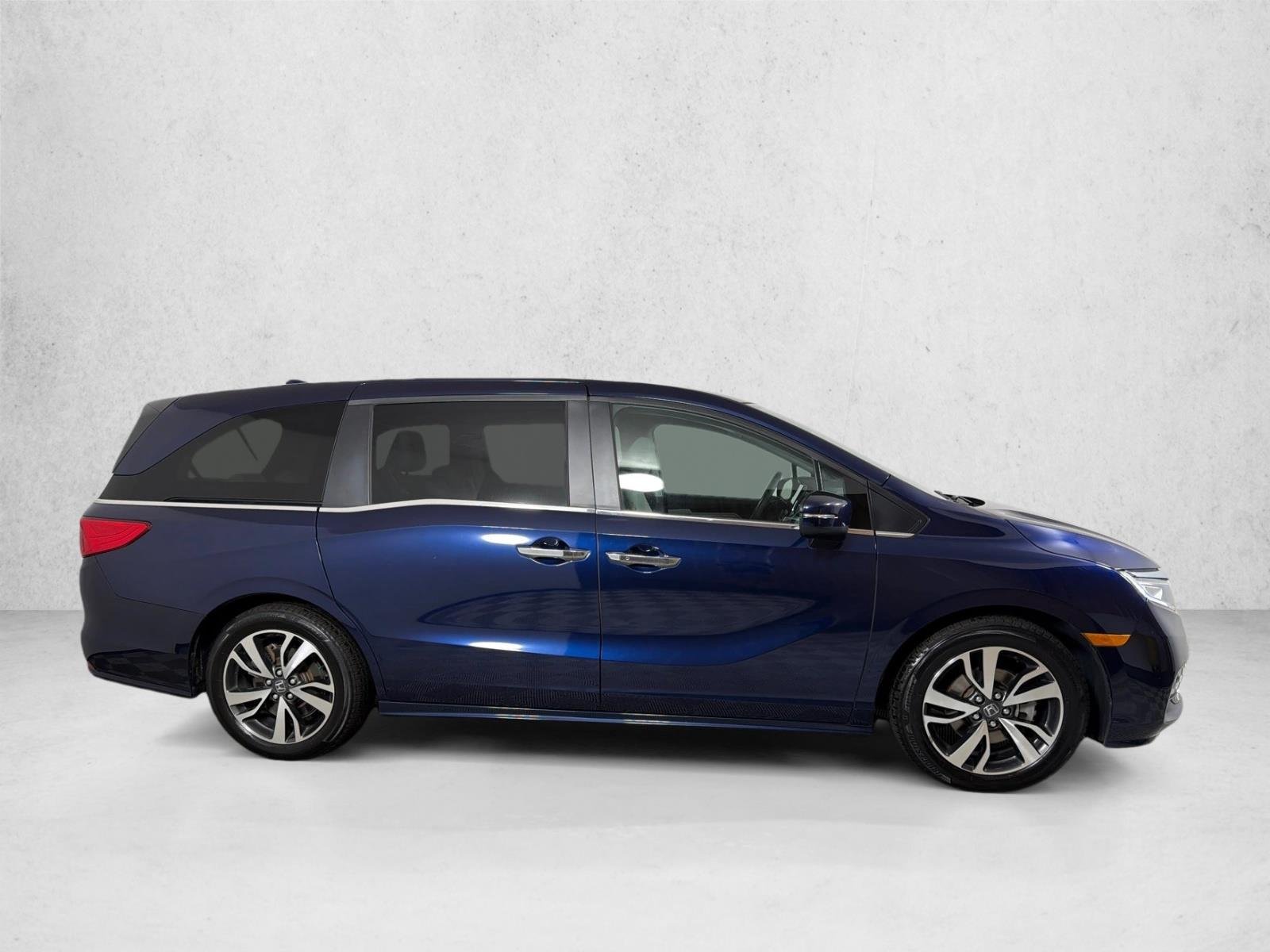 Used 2022 Black Honda Touring image 4