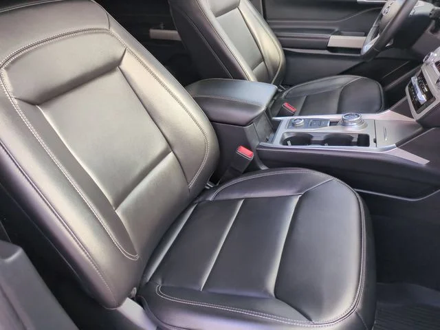 Used 2024 Silver Ford XLT image 33