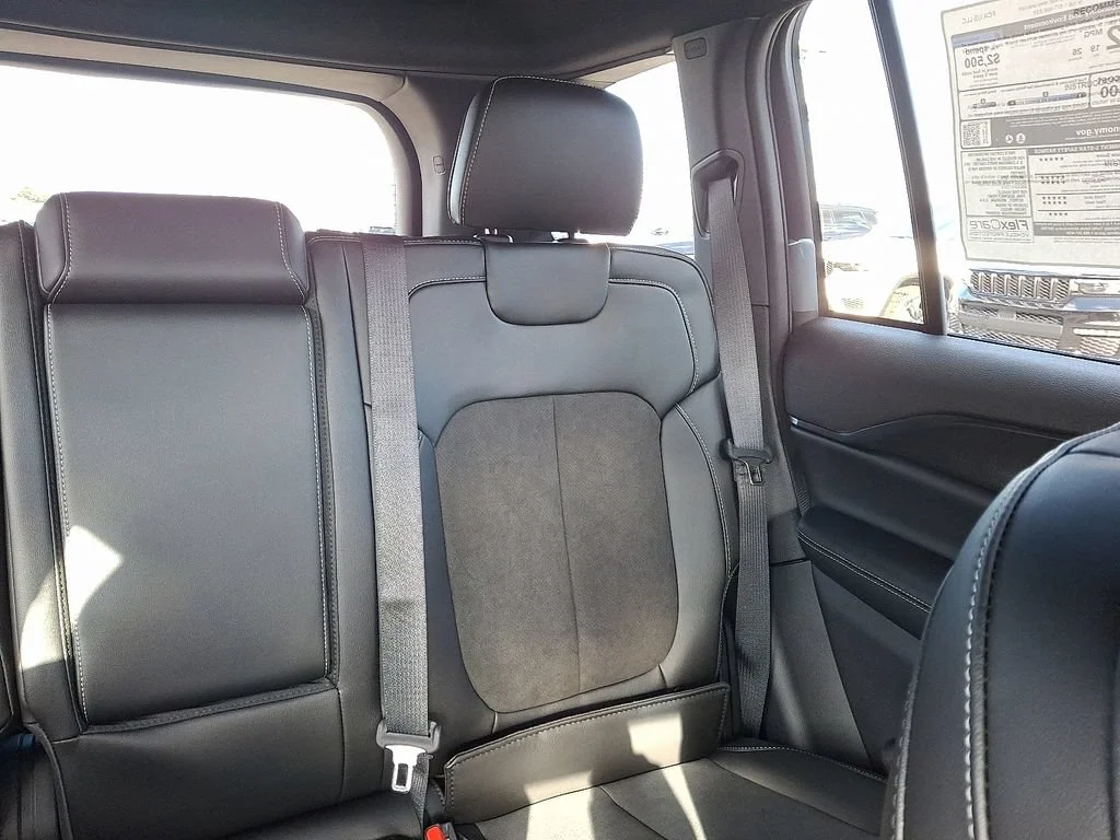New 2025 Velvet Red Pearlcoat Jeep Altitude X image 15