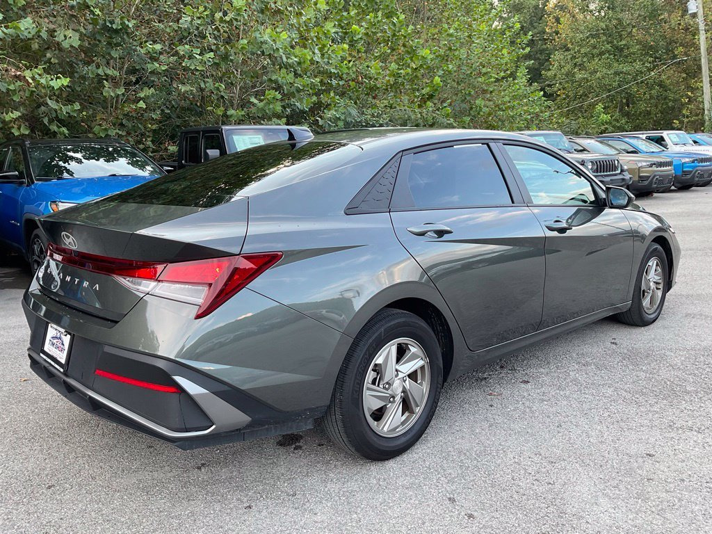 Used 2026 Gray Hyundai SE image 6