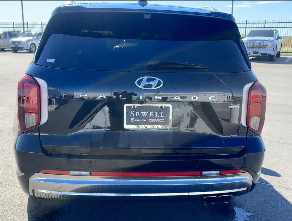 Used 2022 Maroon Hyundai Limited image 16