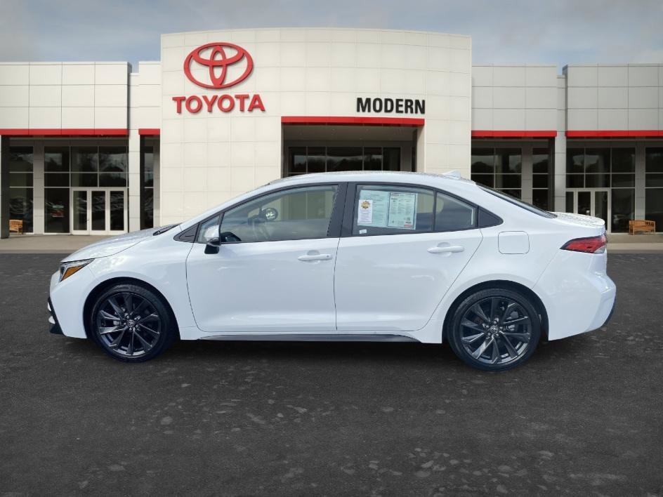 Certified Used 2025 Ice Cap Toyota SE image 10