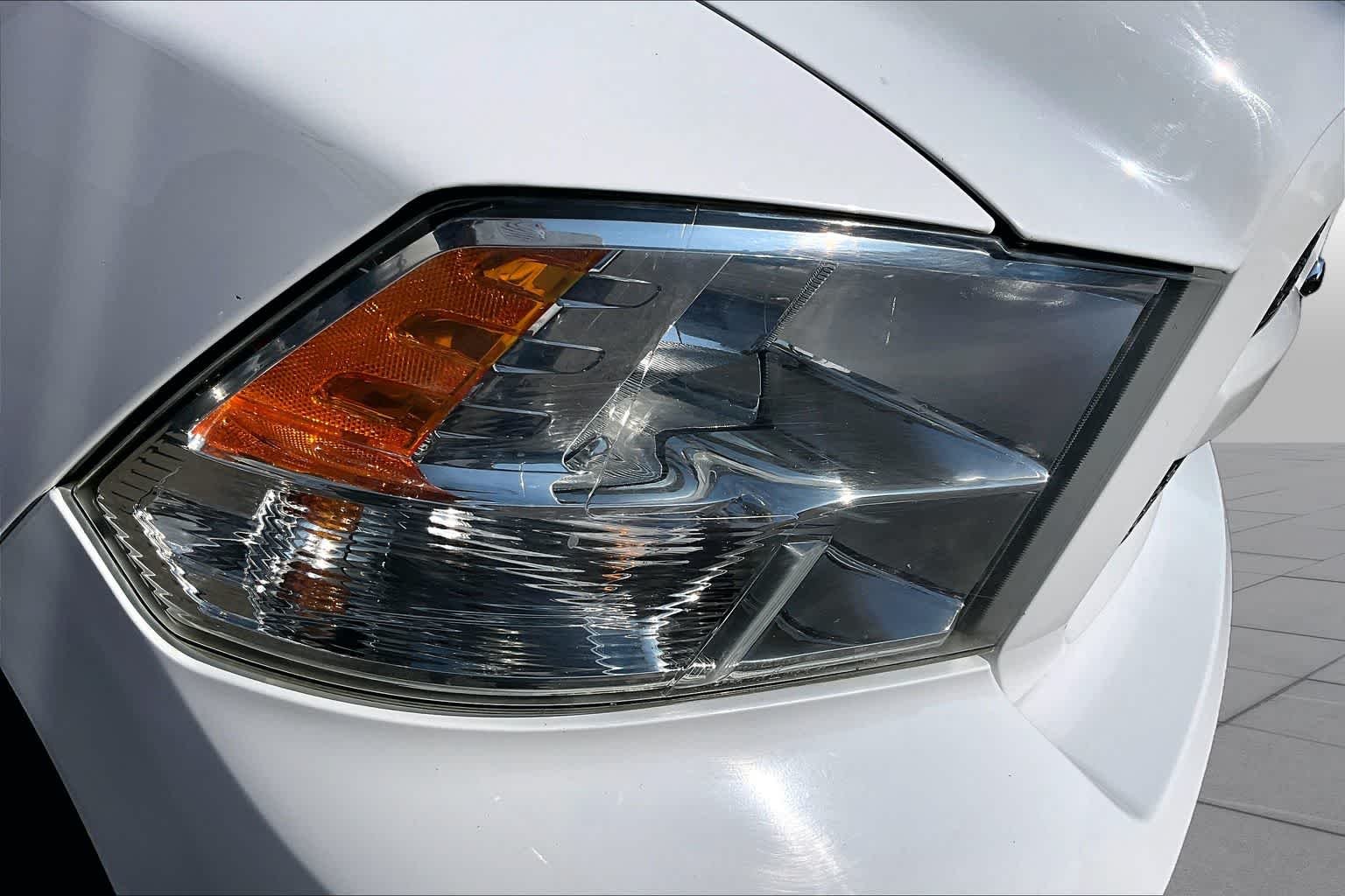 Used 2015 Bright White Clearcoat Ram Express image 26