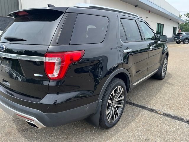 Used 2017 Shadow Black Ford Platinum image 3