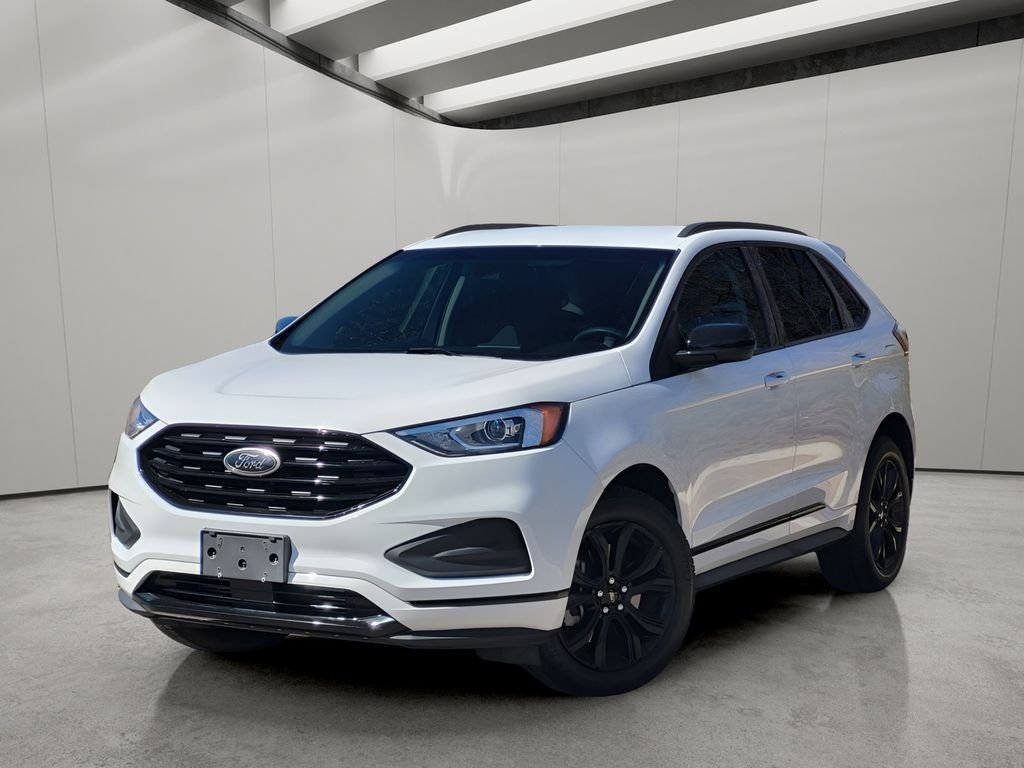 Used 2022 Oxford White Ford SE image 1