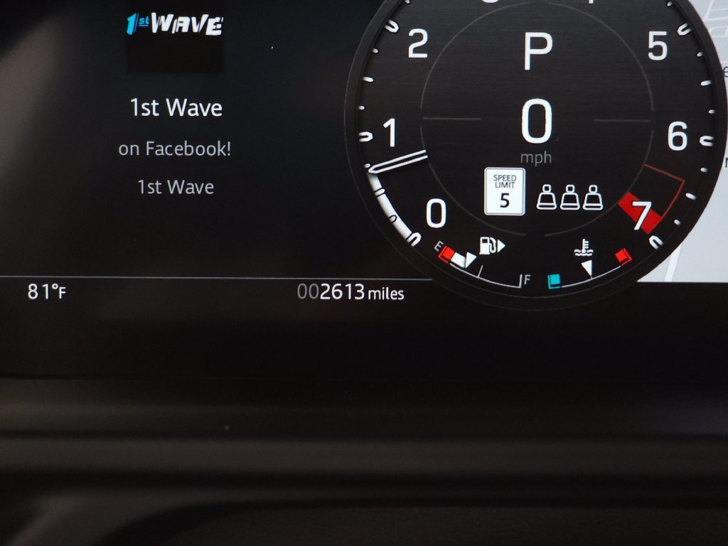 Certified Used 2025 Black Land Rover X-Dynamic SE image 23