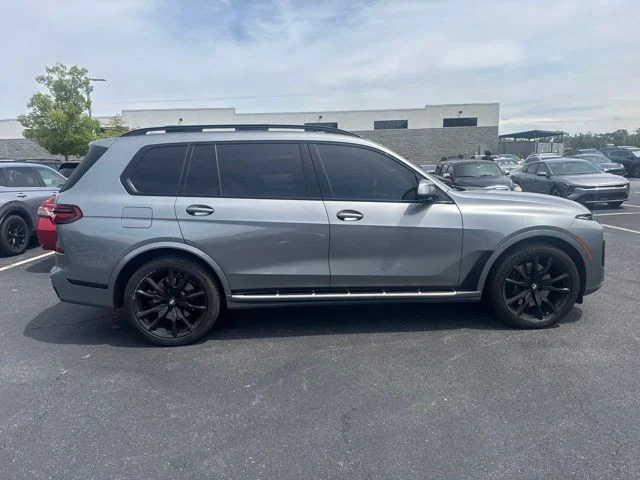 Used 2024 Gray BMW xDrive40i image 6