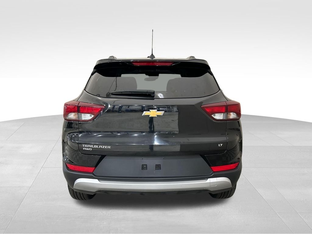 Used 2025 Black Chevrolet LT image 4