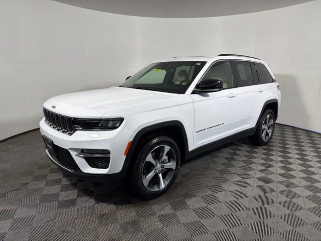 Certified Used 2023 White/off-white Jeep Limited image 5