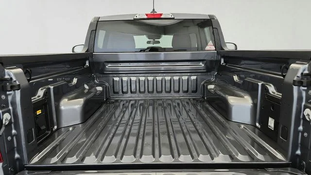 New 2026 Carbonized Gray Metallic Ford XLT image 19
