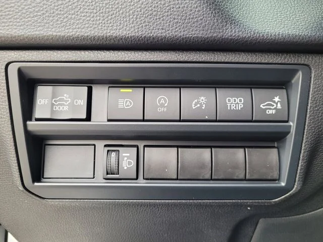 2025 Toyota Tundra SR5 - Photo 33