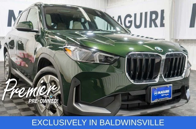 Used 2023 Green BMW xDrive28i image 1