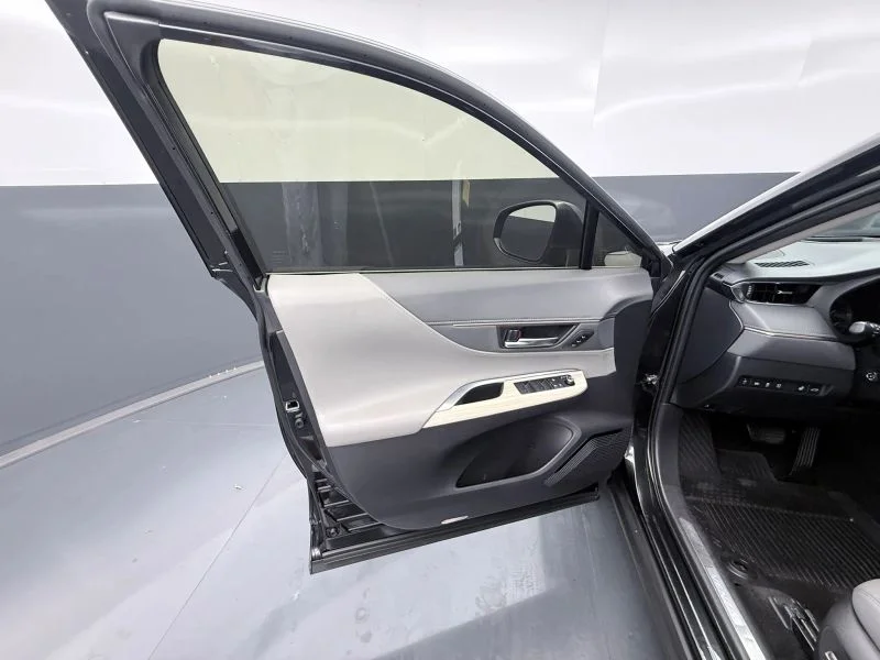 Used 2021  Toyota Limited Sport Utility 4D image 25