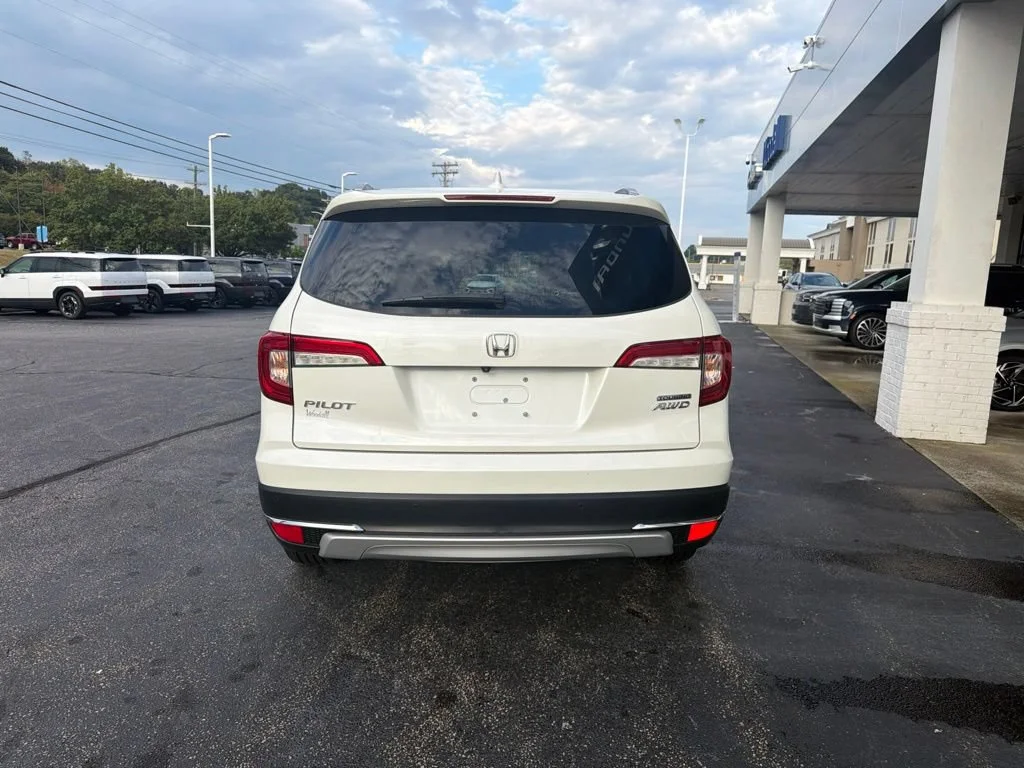 Used 2019 White Honda Touring 7-Passenger image 6