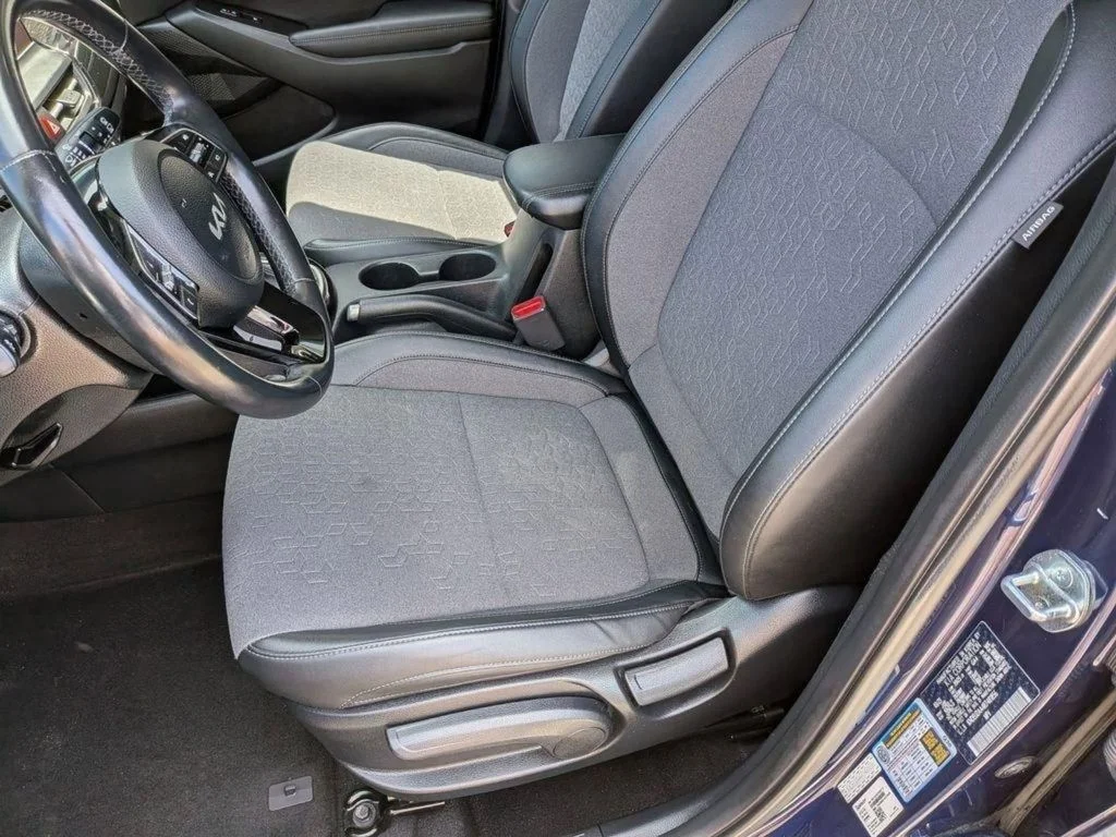Used 2024 Blue Kia S image 21