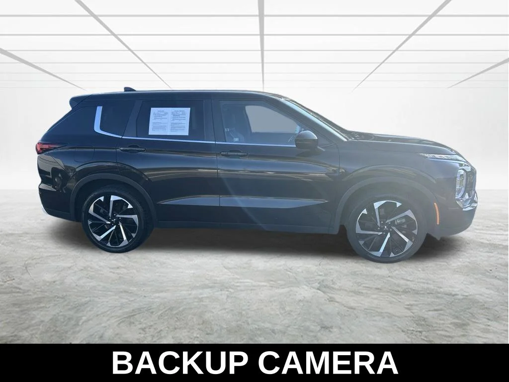 Used 2023 Black Mitsubishi SE image 4