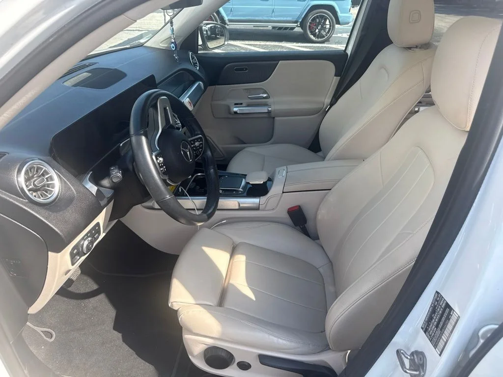 Used 2022 White Mercedes-Benz GLB 250 image 3
