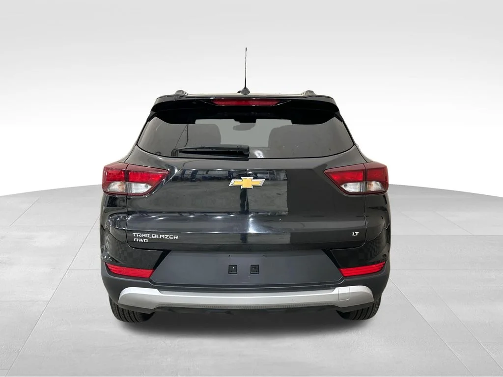 Used 2025 Black Chevrolet LT image 4