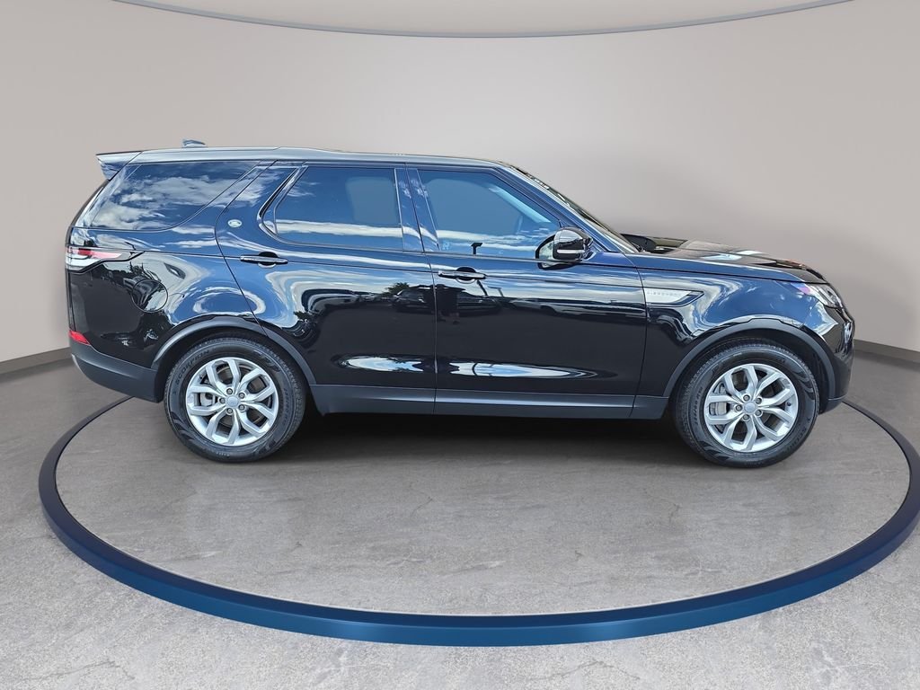 Used 2018 Black Land Rover SE image 5