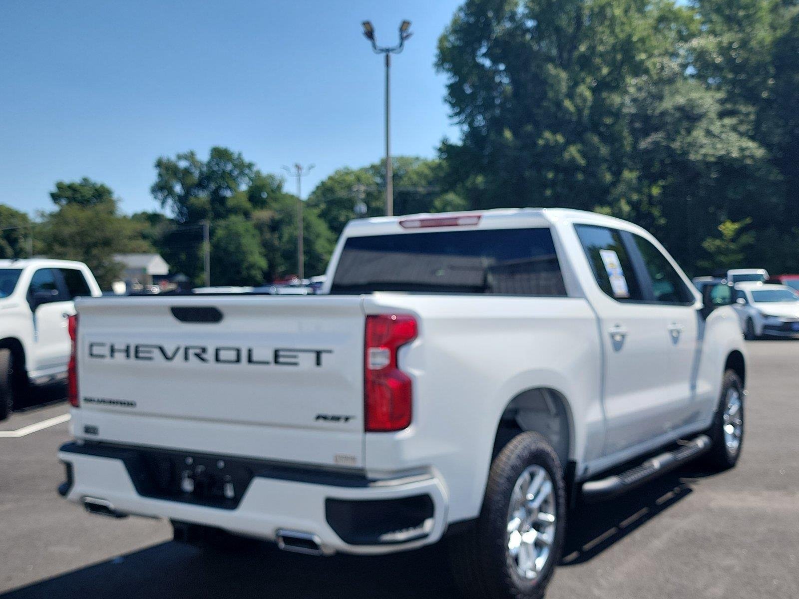 New 2026 Summit White Chevrolet RST image 5