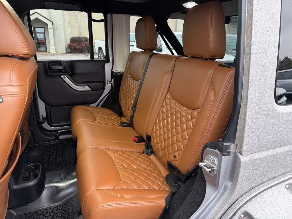 Used 2015 Silver Jeep Unlimited Sport image 33