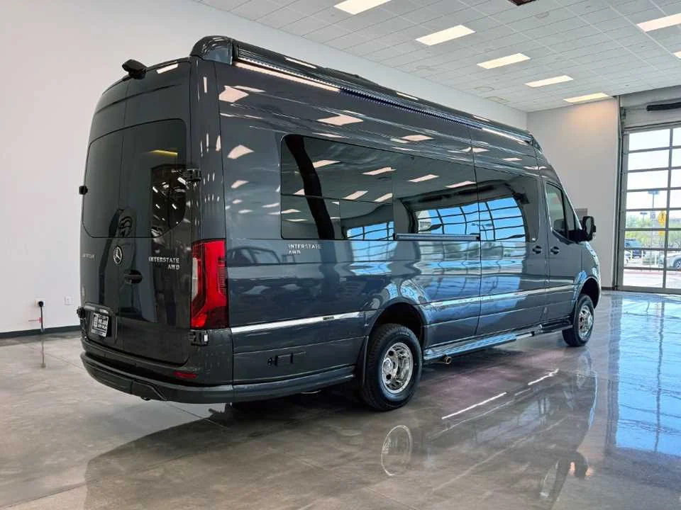 New 2025 Tenorite Gray Metallic AIRSTREAM  image 3