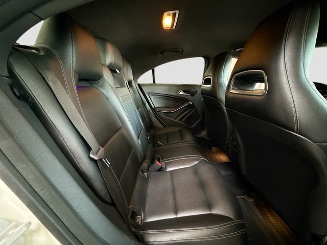 Used 2016 Cirrus White Mercedes-Benz CLA 250 image 25
