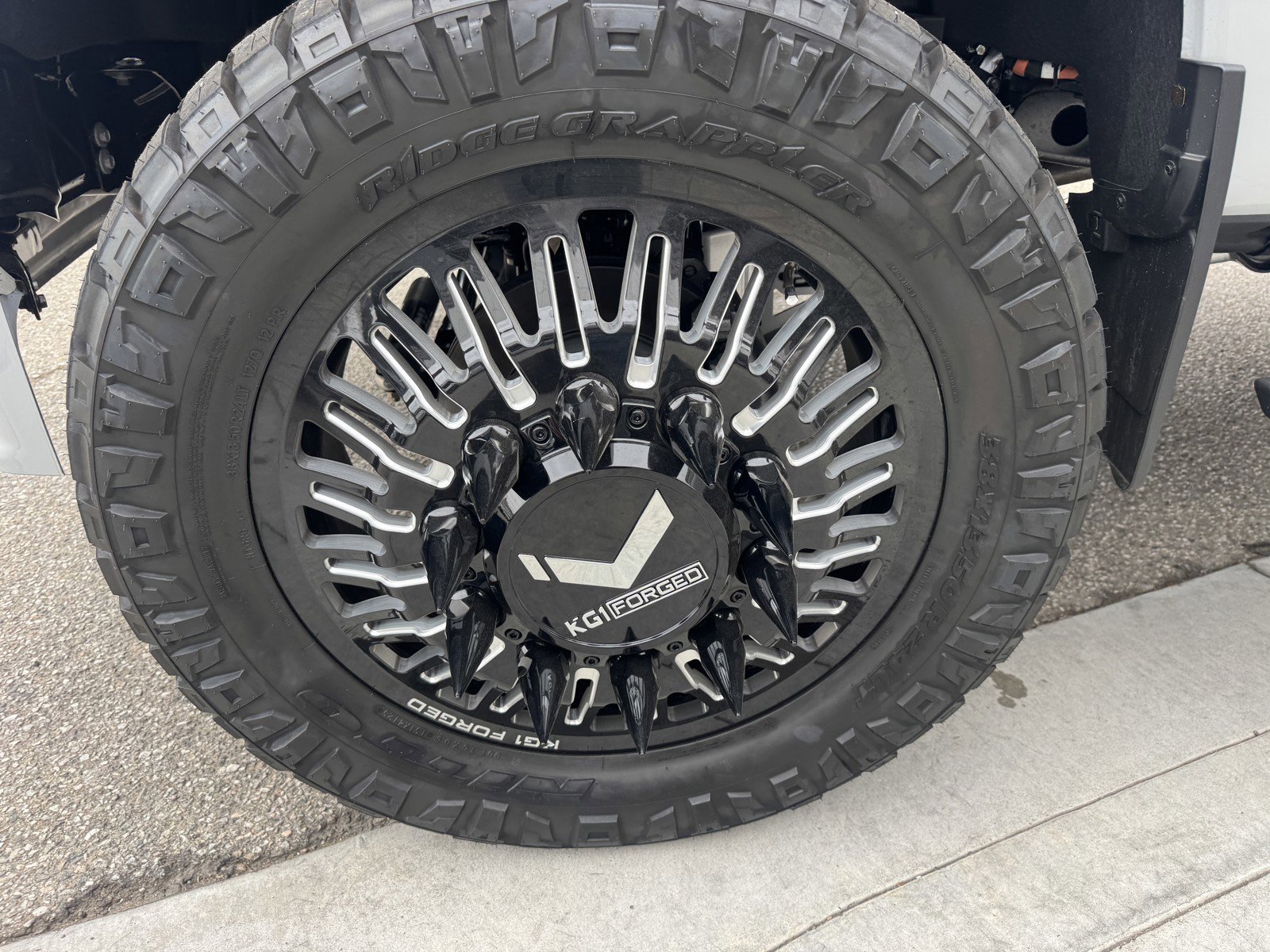 New 2026 Avalanche Ford F-350® Platinum® image 15
