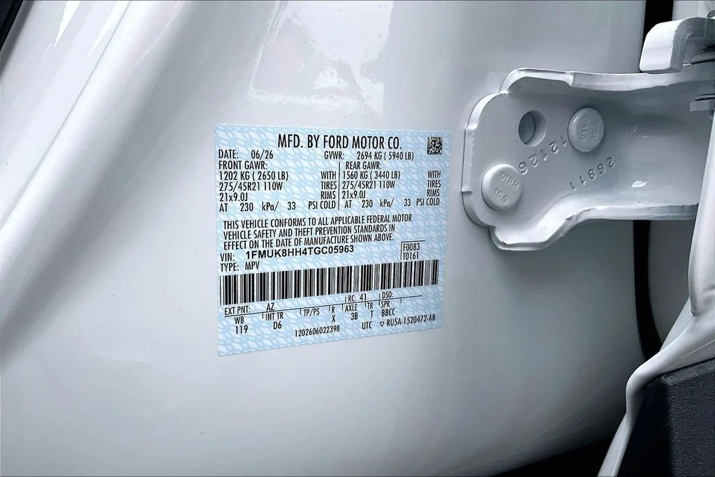 New 2026 Star White Metallic Tri-Coat Ford Platinum™ image 34