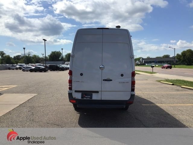 Used 2014 White Freightliner High Roof image 5