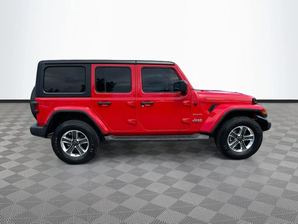 Used 2022 Red Jeep Unlimited Sahara image 5