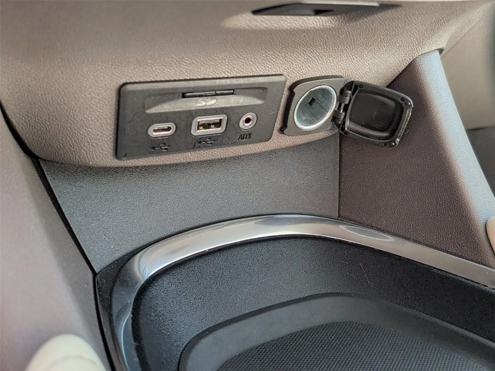Used 2024 Sterling Gray Metallic Chevrolet LT image 22