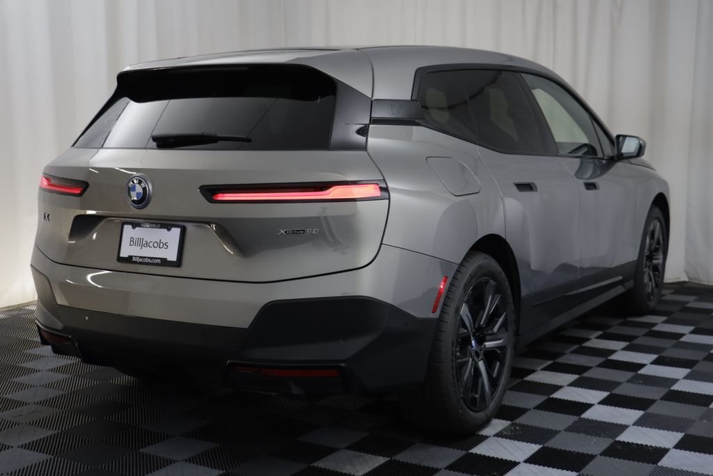 Certified Used 2023 Oxide Grey Met BMW xDrive50 image 18