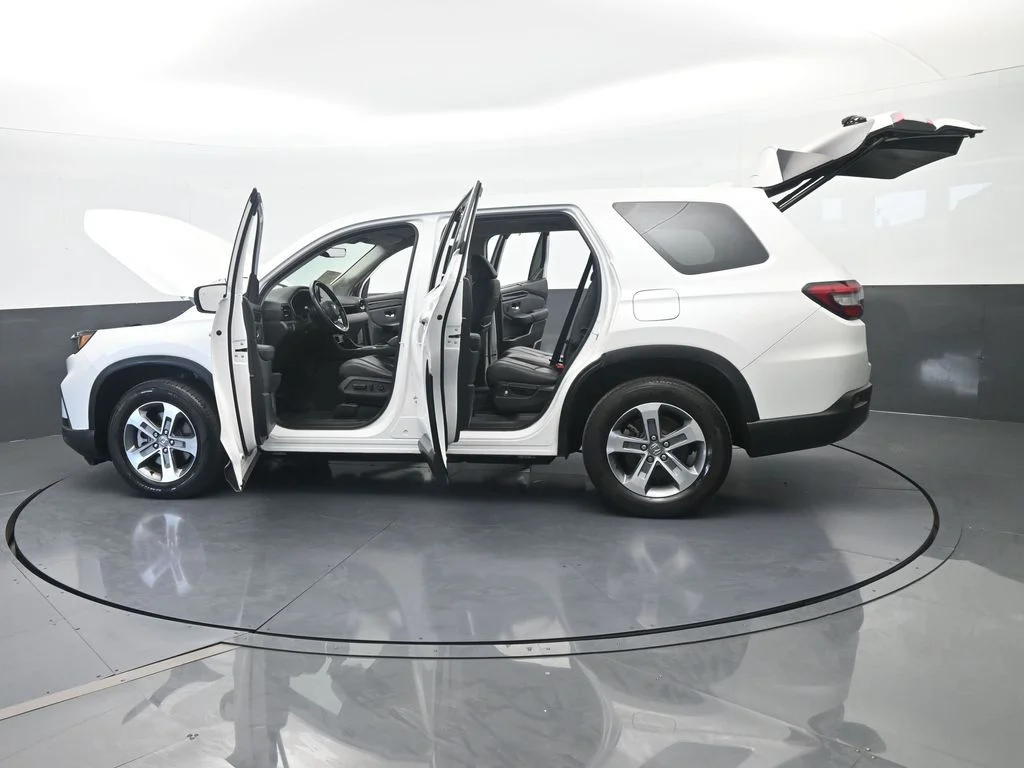 Used 2025 White Honda EX-L image 77