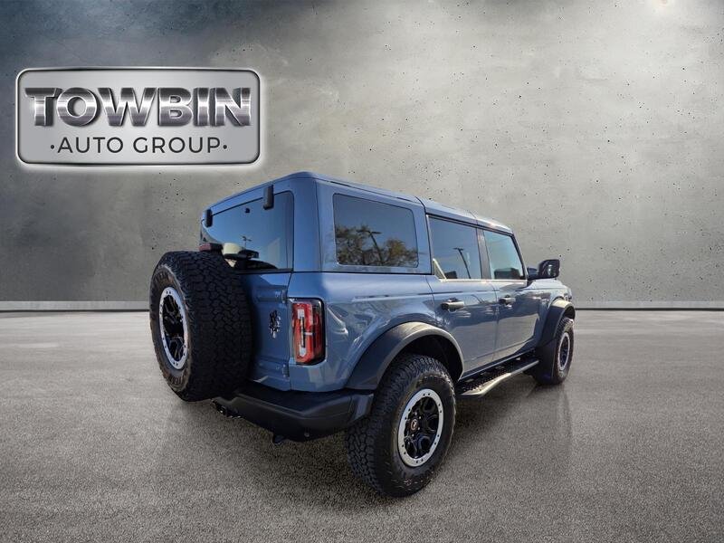 Used 2025 Gray Ford Badlands image 5
