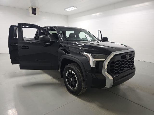 New 2026 Midnight Black Metallic Toyota  SR5 image 9