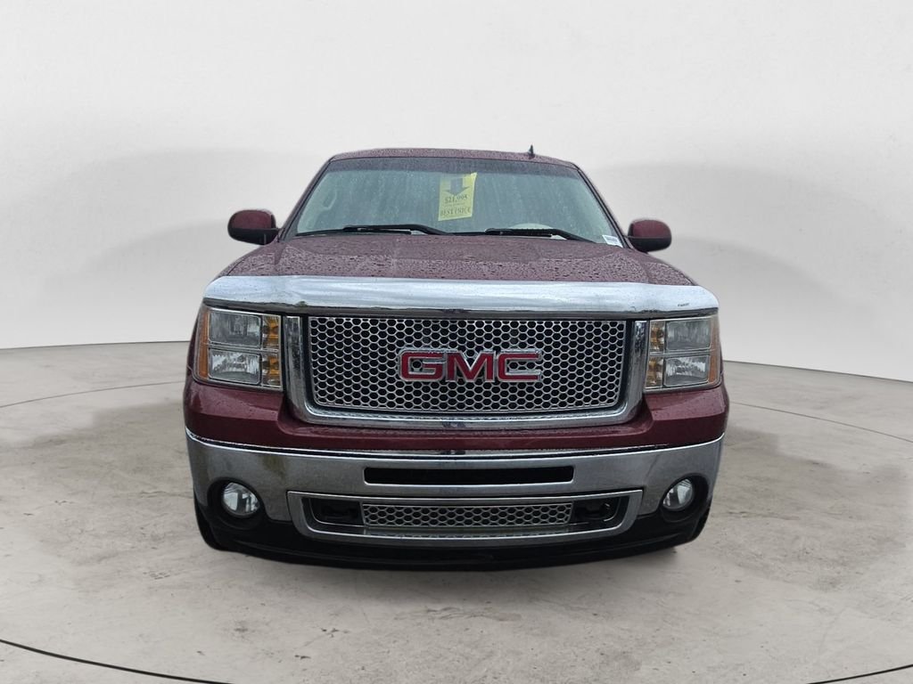 Used 2013 Red GMC Denali image 2