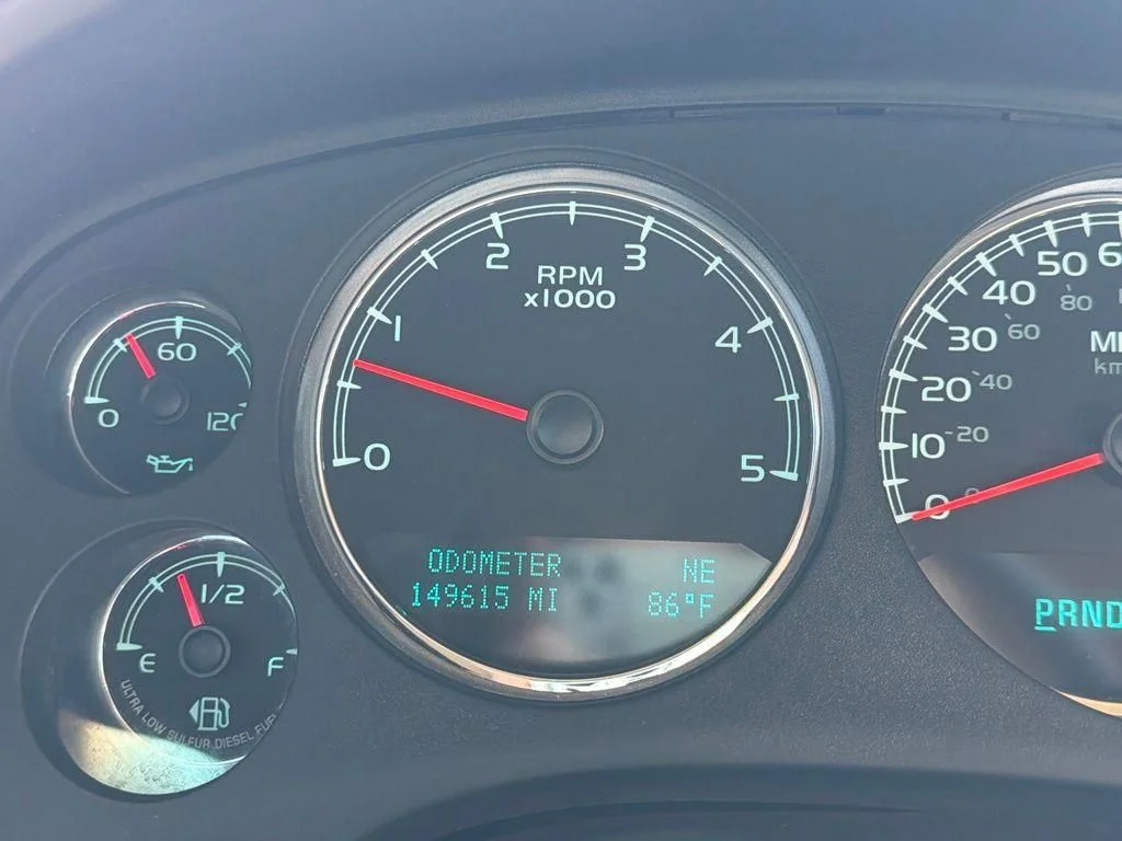 Used 2011 White GMC Denali image 51