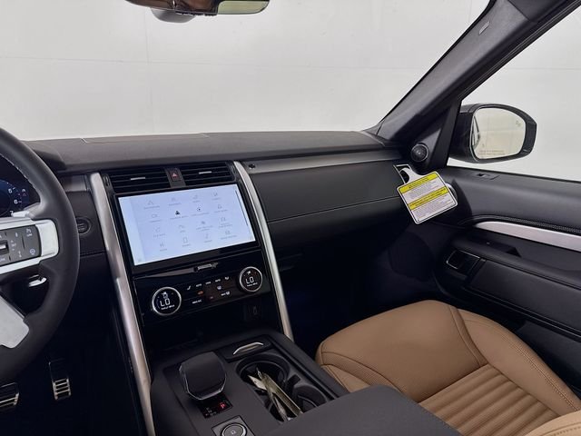 New 2026 Fuji White Land Rover Dynamic SE image 26