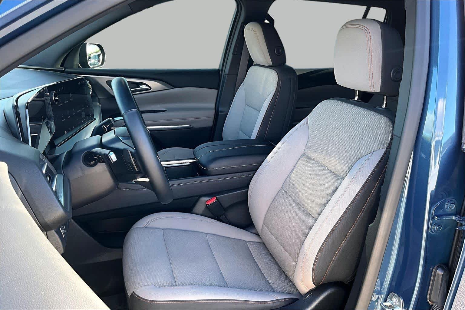 Used 2025 Lakeshore Blue Metallic Chevrolet AWD LT image 7