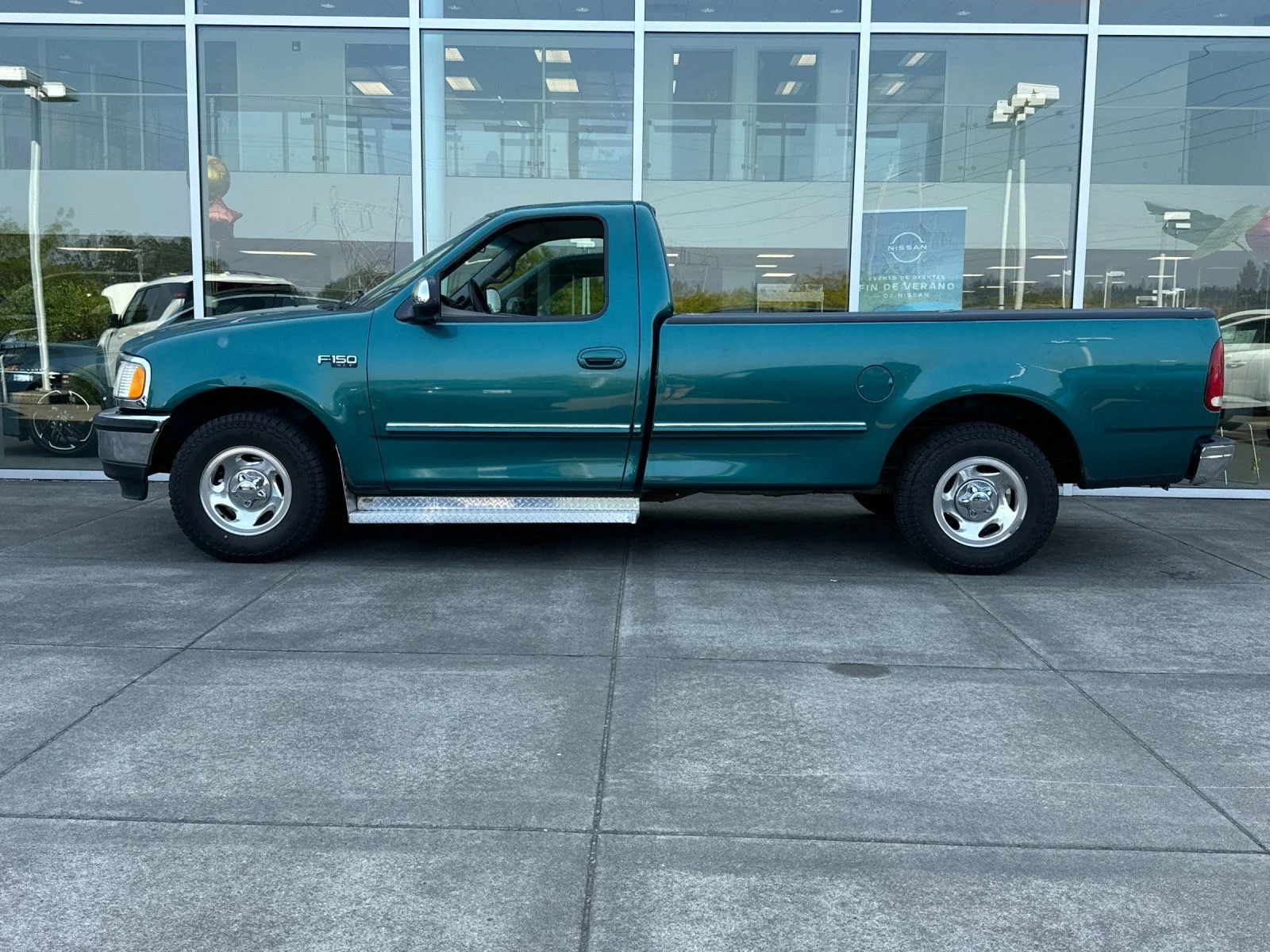 Used 1997 Teal Clearcoat Metallic Ford  image 6