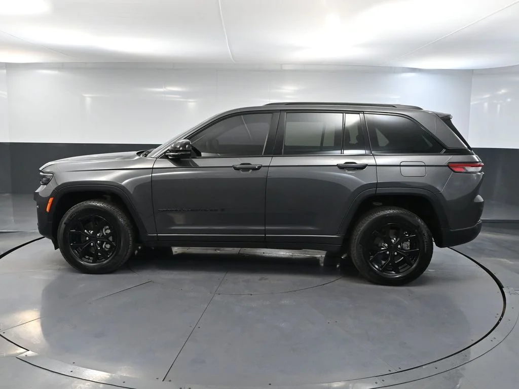 2024 Jeep Grand Cherokee Altitude - Photo 11