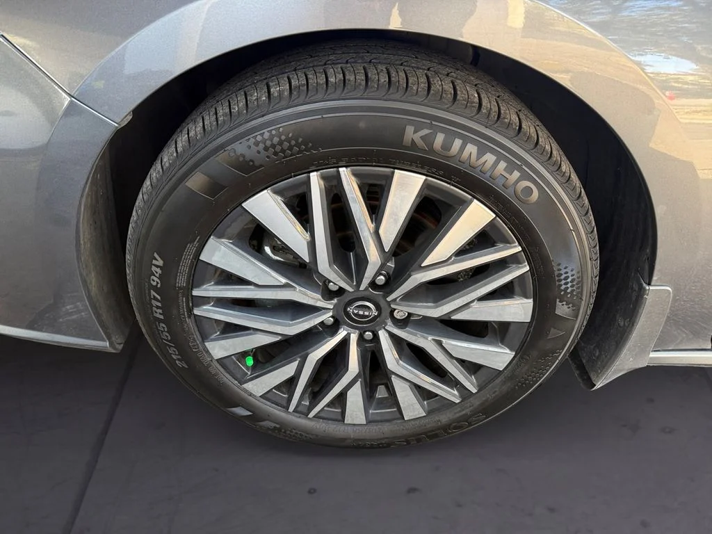 Used 2024 Gray Nissan 2.5 SV image 9