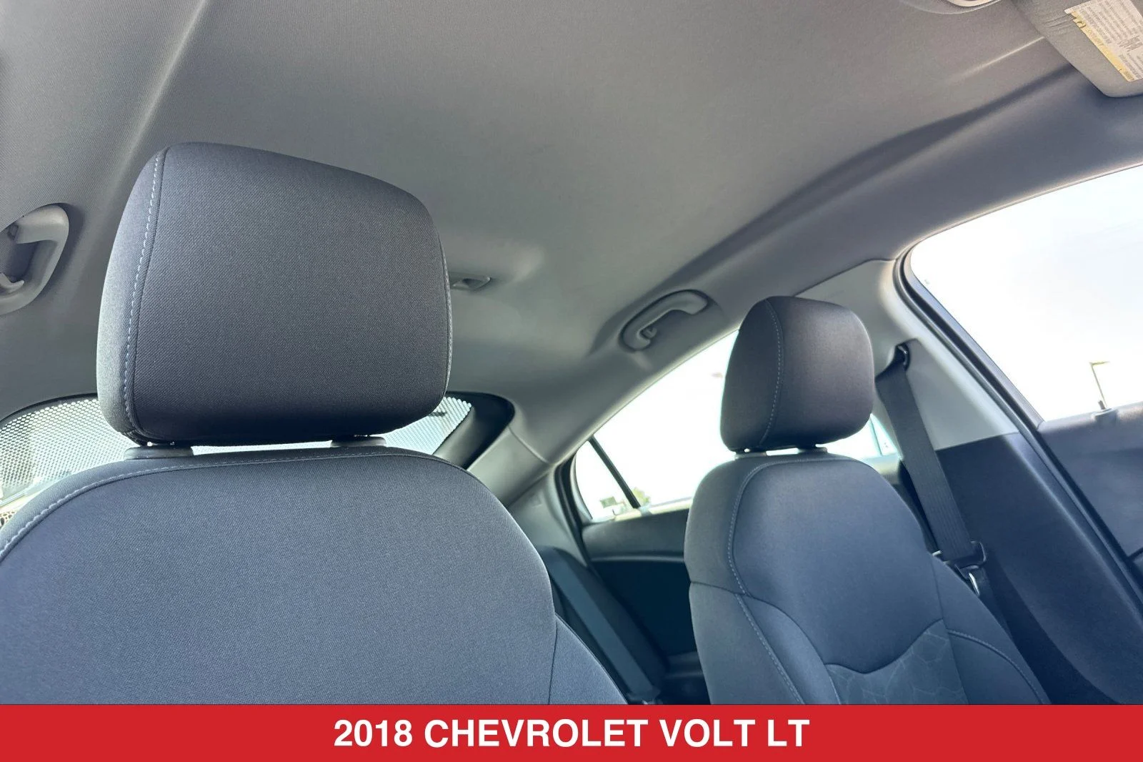 Used 2018 White Chevrolet LT image 18