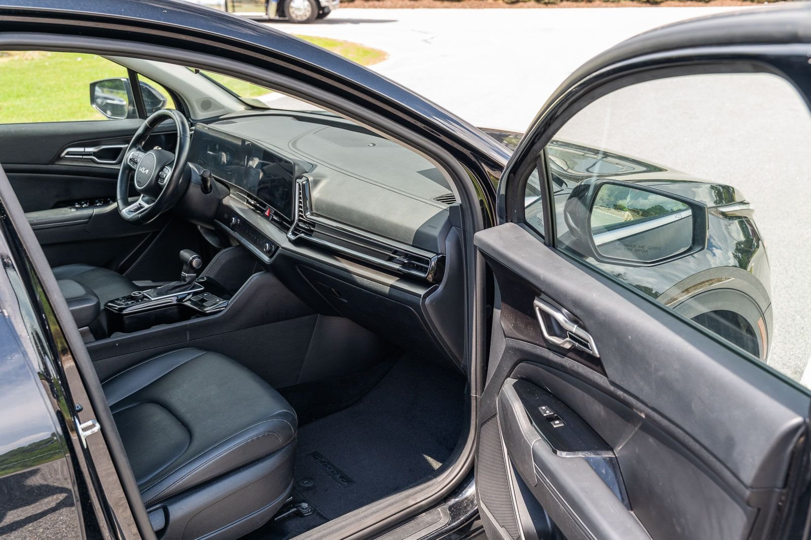 Used 2025 Black Kia EX image 11