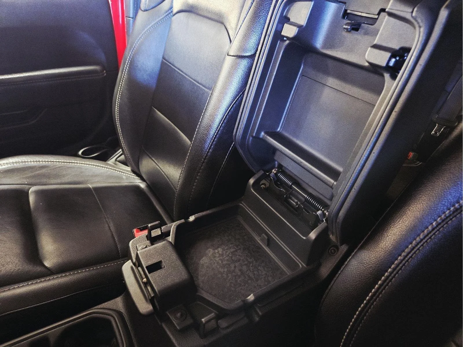 Used 2020 Firecracker Red Clearcoat Jeep Sahara image 32