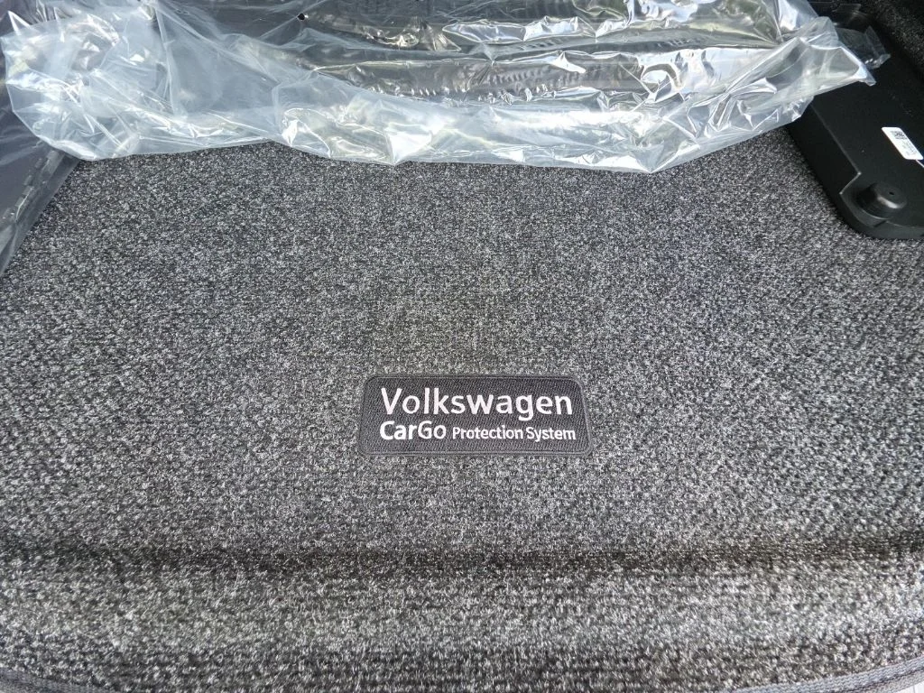 New 2026 Pyrite Silver Metallic Volkswagen 2.0T SE image 30