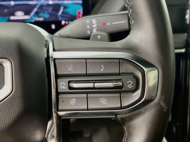 2025 GMC Yukon Denali - Photo 36